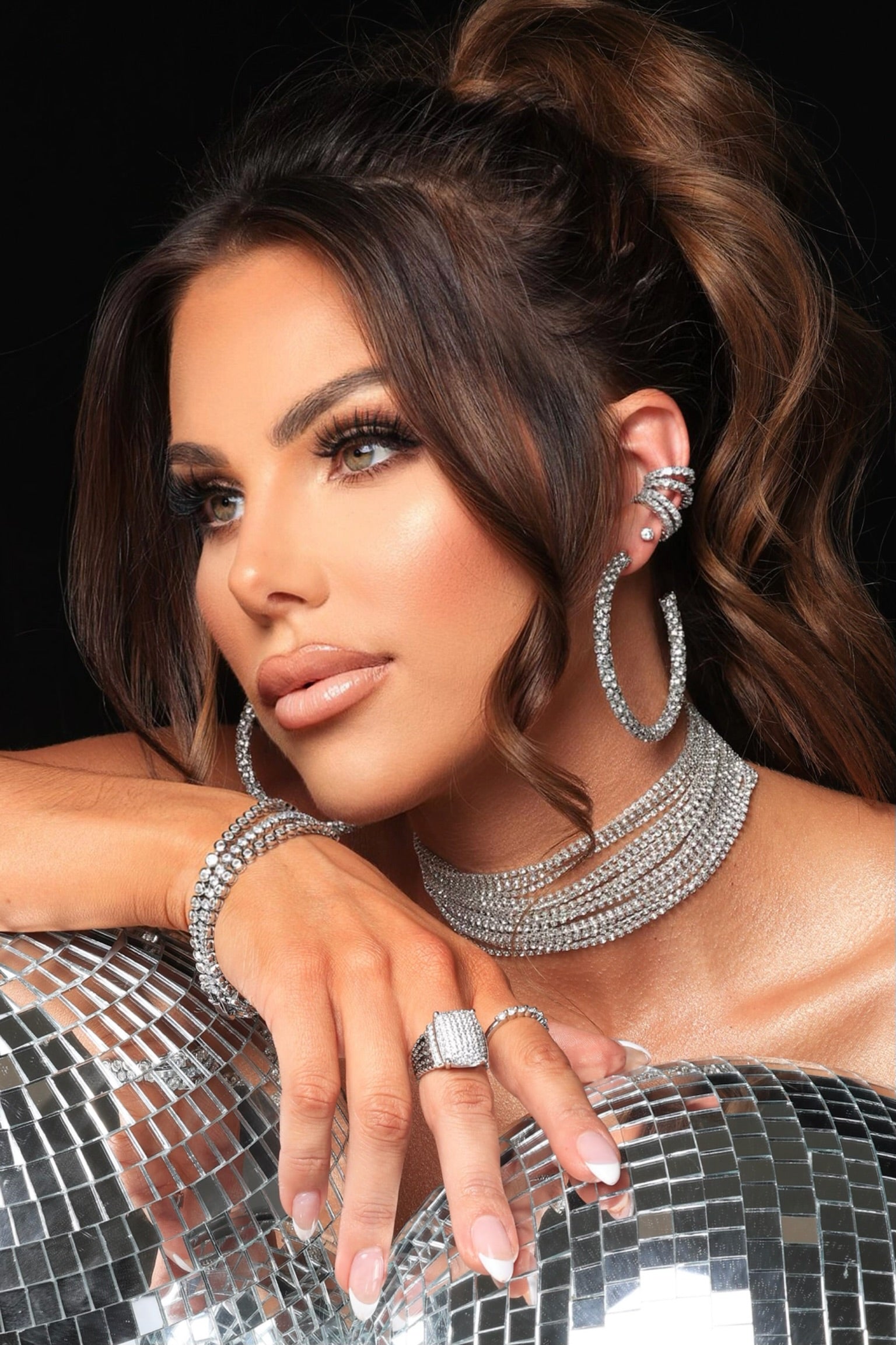 Layered diamond choker