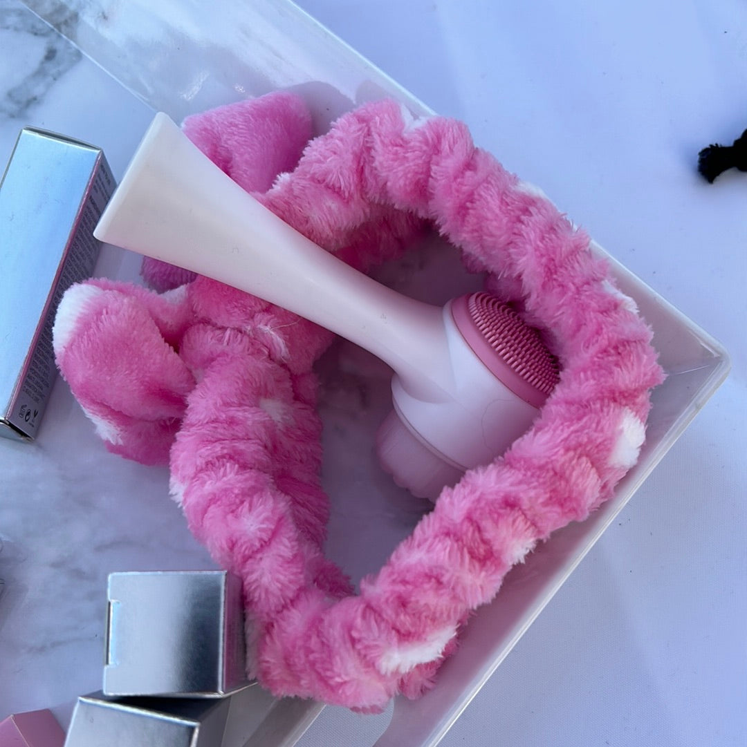 Facial Brush & Headband | shopthewm Facial Brush & Headband | shopthewm