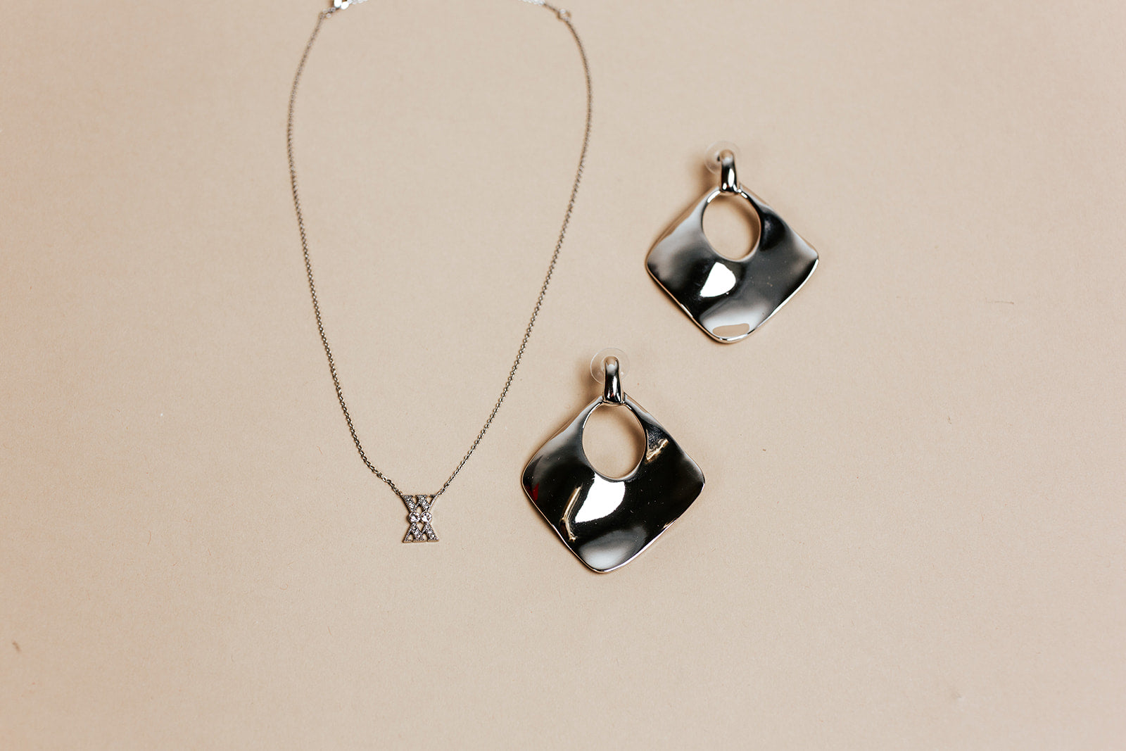 WM necklace | gold