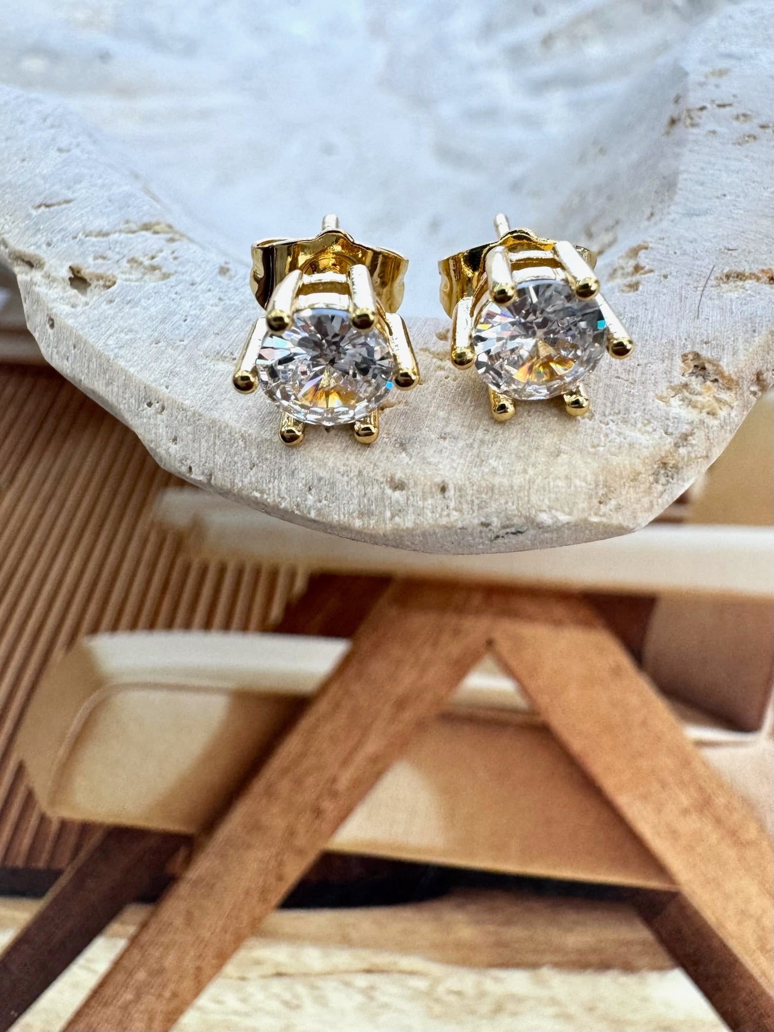 Gold diamond stud